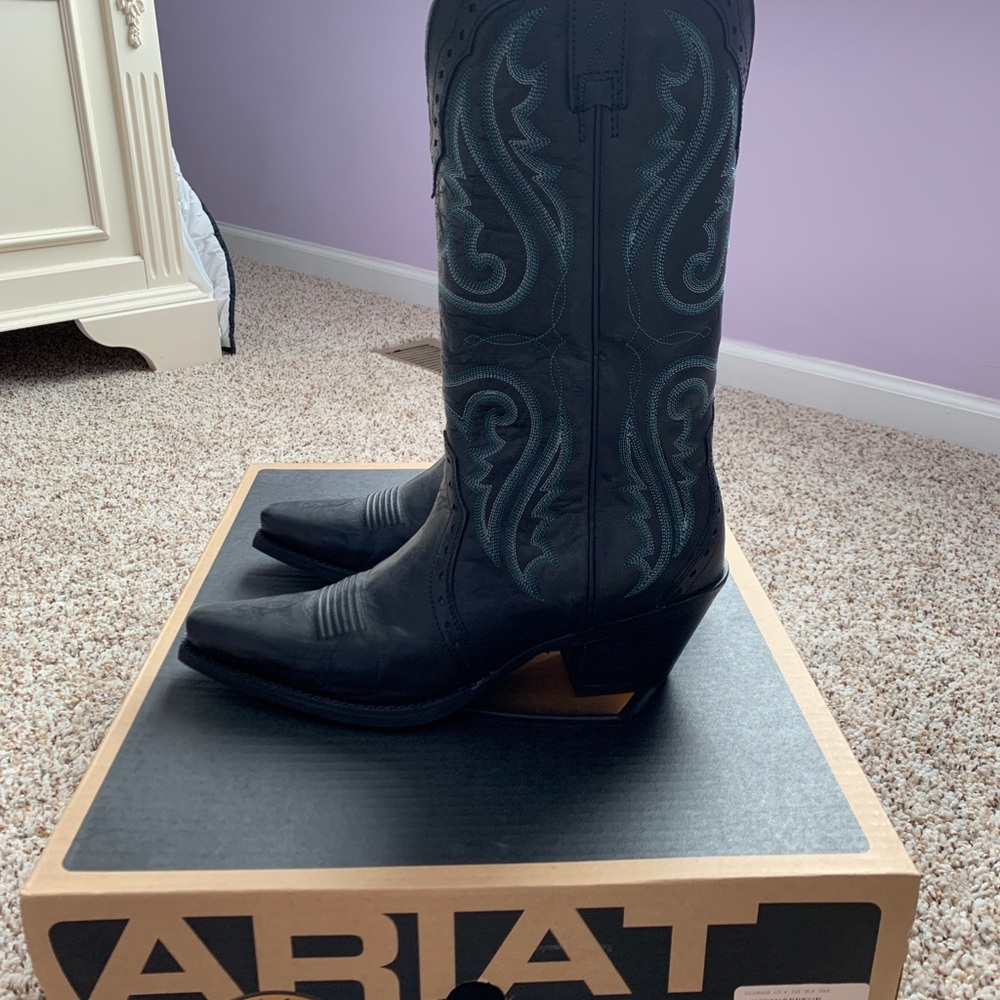 Ariat NWT women’s black cowboy boots 9.5 - Picture 4 of 7